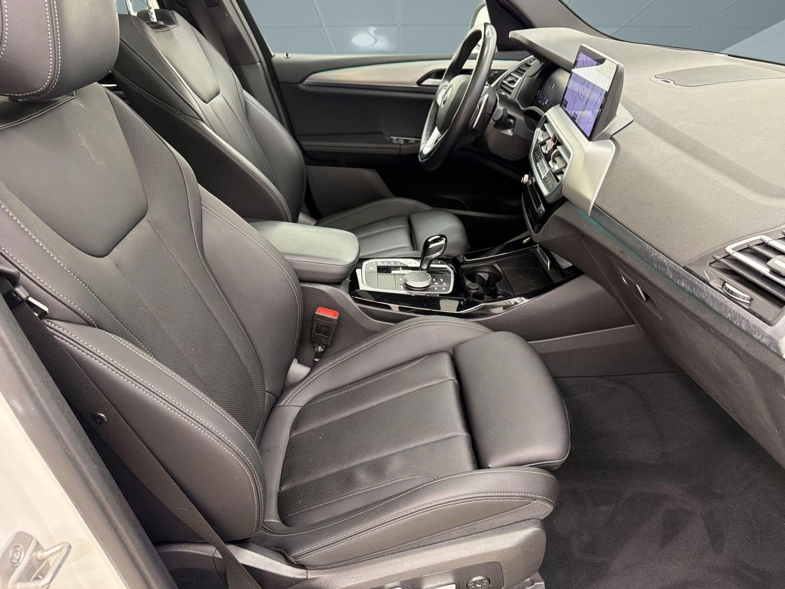 Certified 2024 BMW X3 xDrive30i w/ Premium Package AWD/4WD image 23