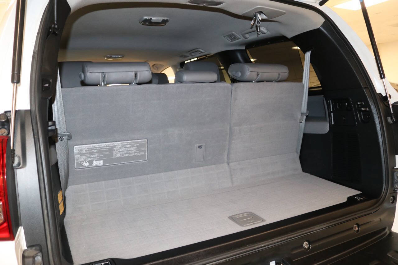 Used 2017 Toyota Sequoia Limited w/ Safety & Convenience Package AWD/4WD image 98