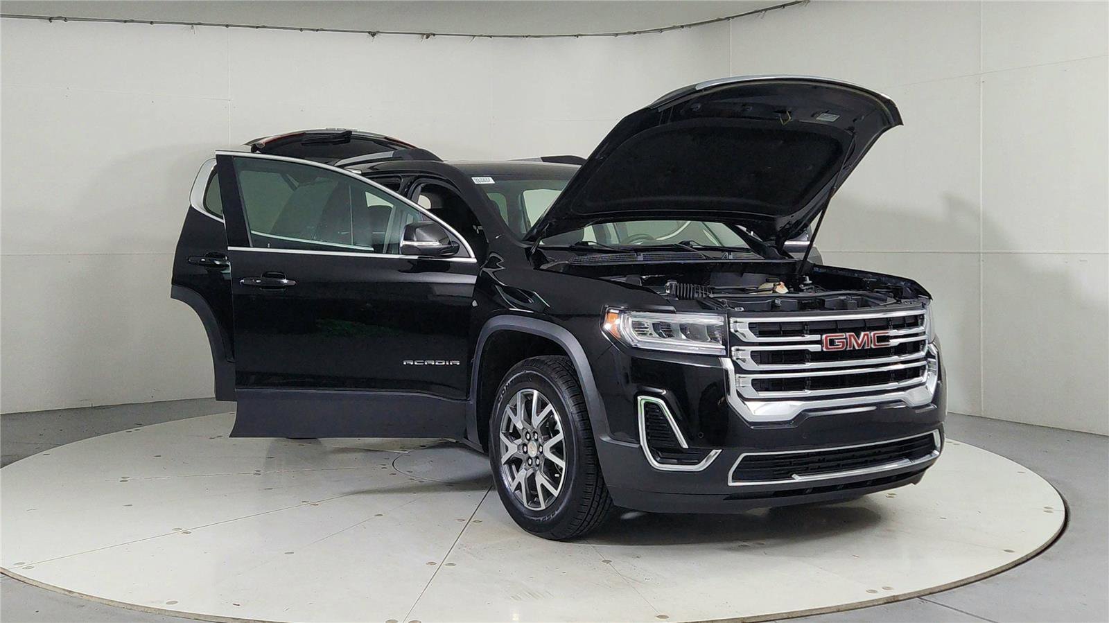 Used 2023 GMC Acadia SLE w/ Driver Convenience Package image 9