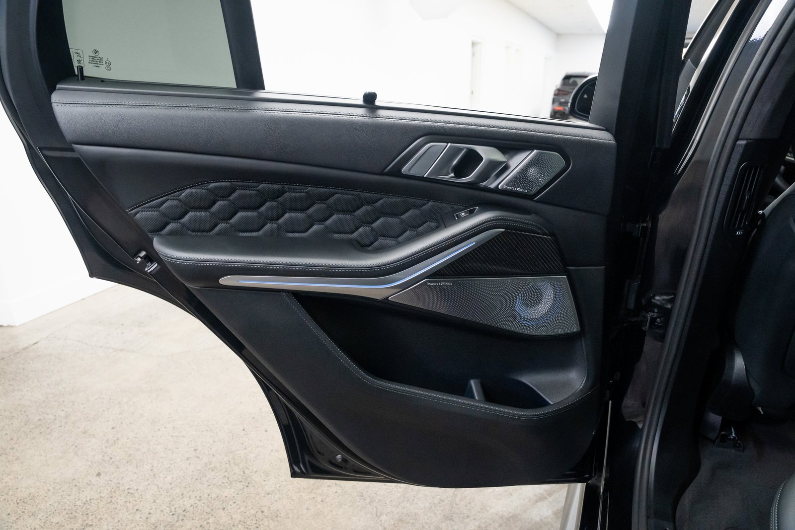 Used 2025 BMW X5 M Competition image 21