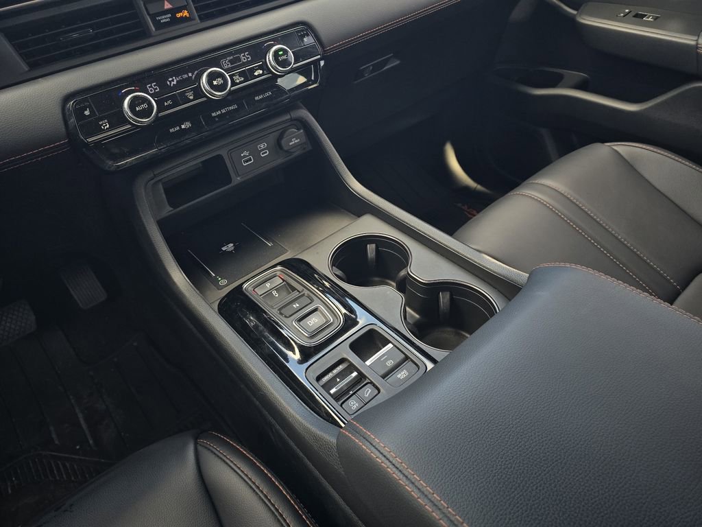 Used 2024 Honda Pilot TrailSport image 17