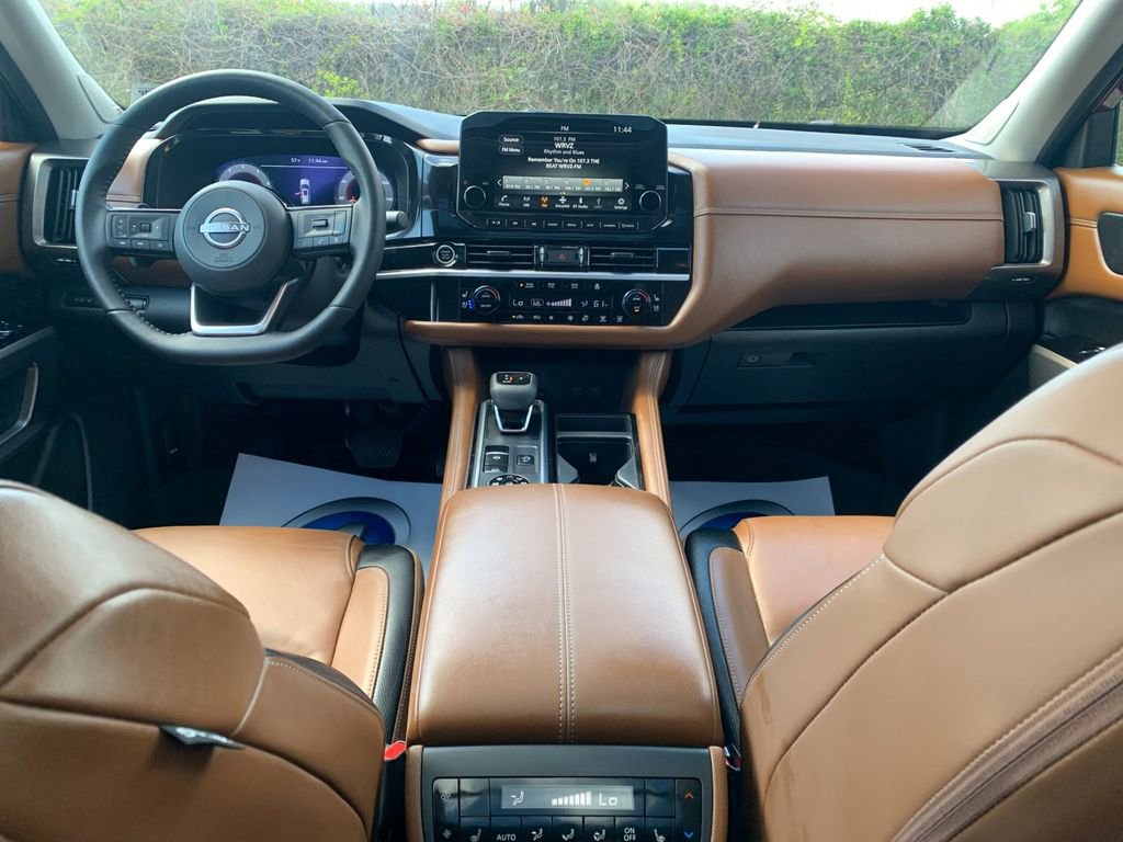 Used 2024 Nissan Pathfinder Platinum w/ Cargo Package image 16