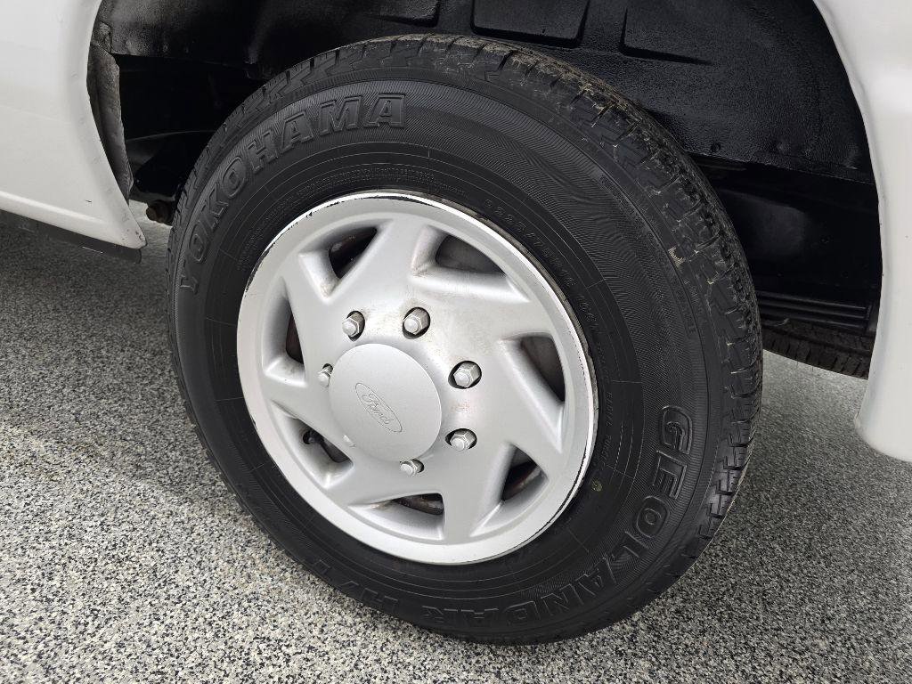 Used 2013 Ford E-150 and Econoline 150 RWD image 26