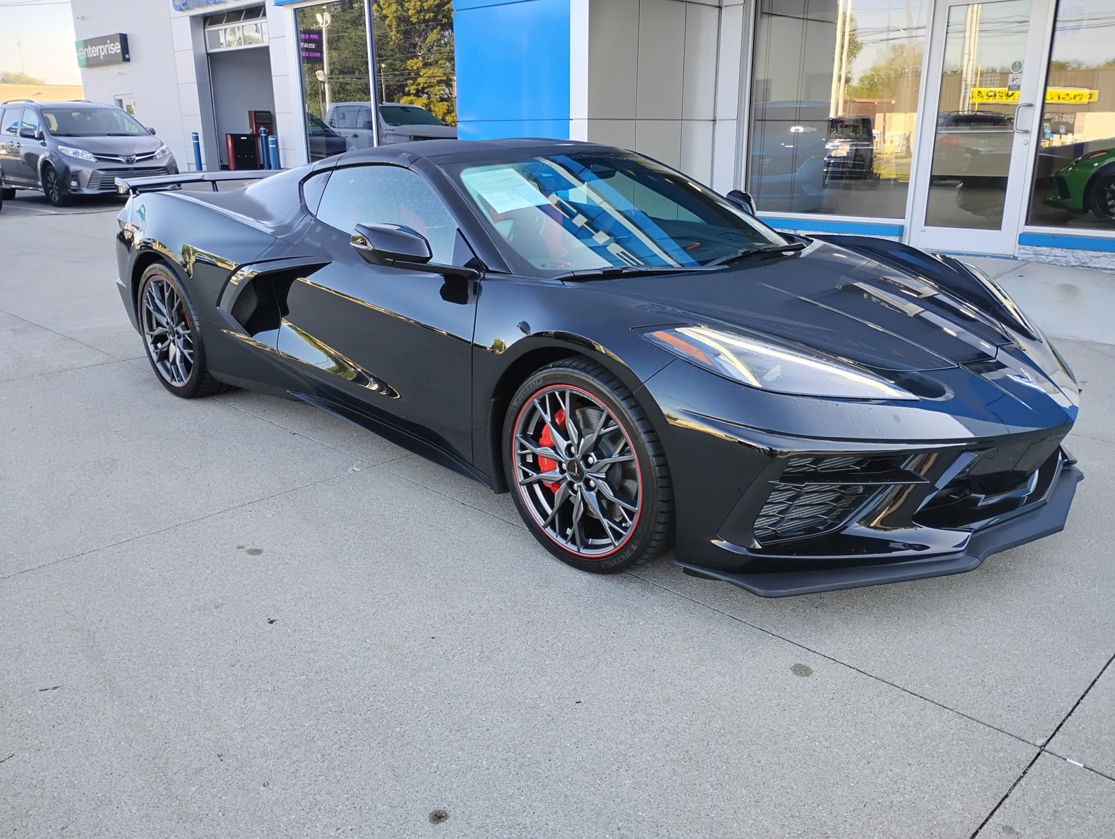 Used 2025 Chevrolet Corvette Stingray Premium Cpe w/ Z51 Performance Package image 3