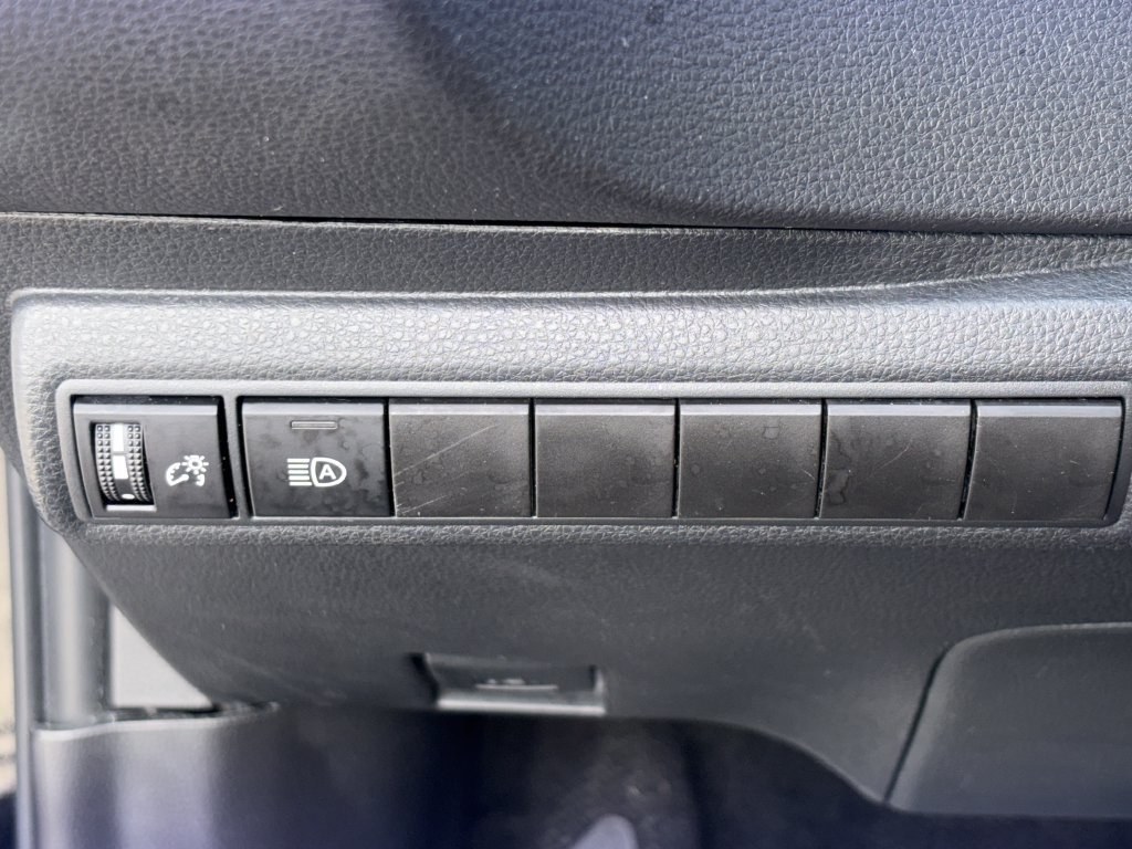 Used 2024 Toyota Corolla LE FWD image 16