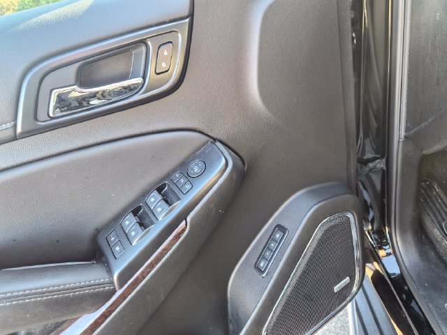 Used 2017 GMC Yukon SLT w/ HD Trailering Package AWD/4WD image 19