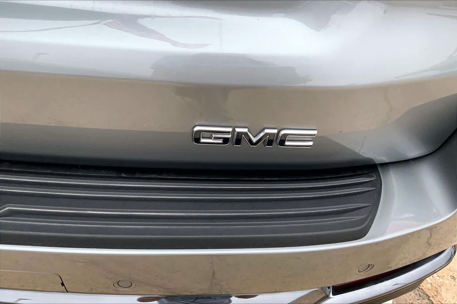 Certified 2025 GMC Yukon Denali Ultimate AWD/4WD image 10