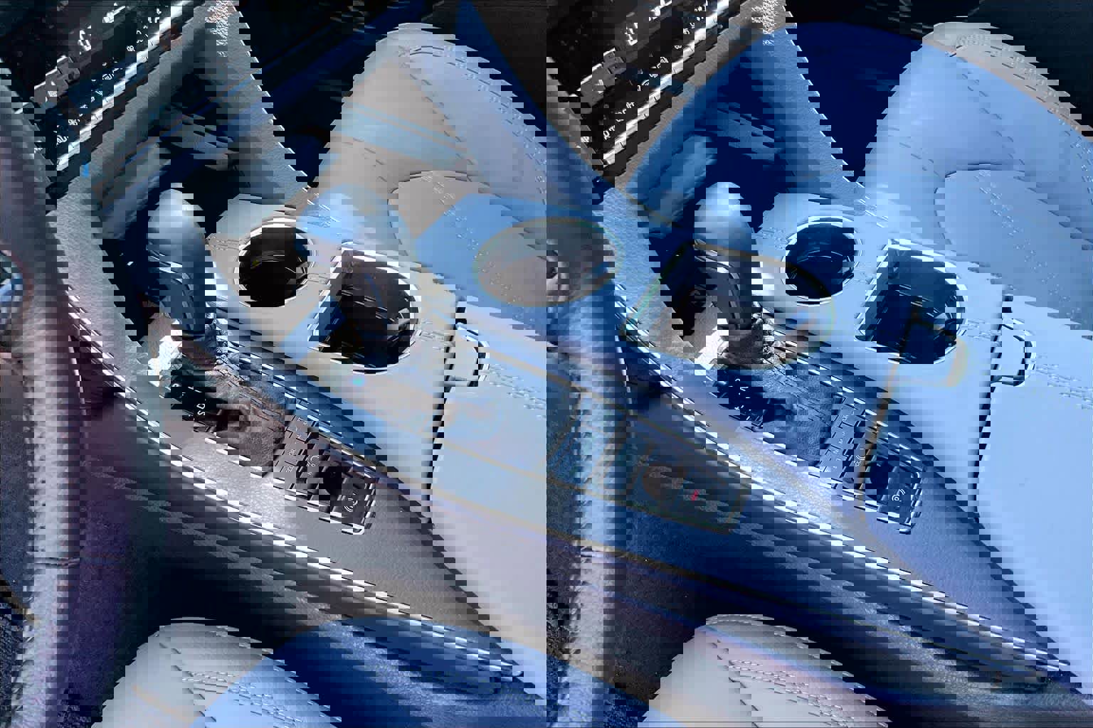 Used 2022 Toyota Avalon XLE image 16