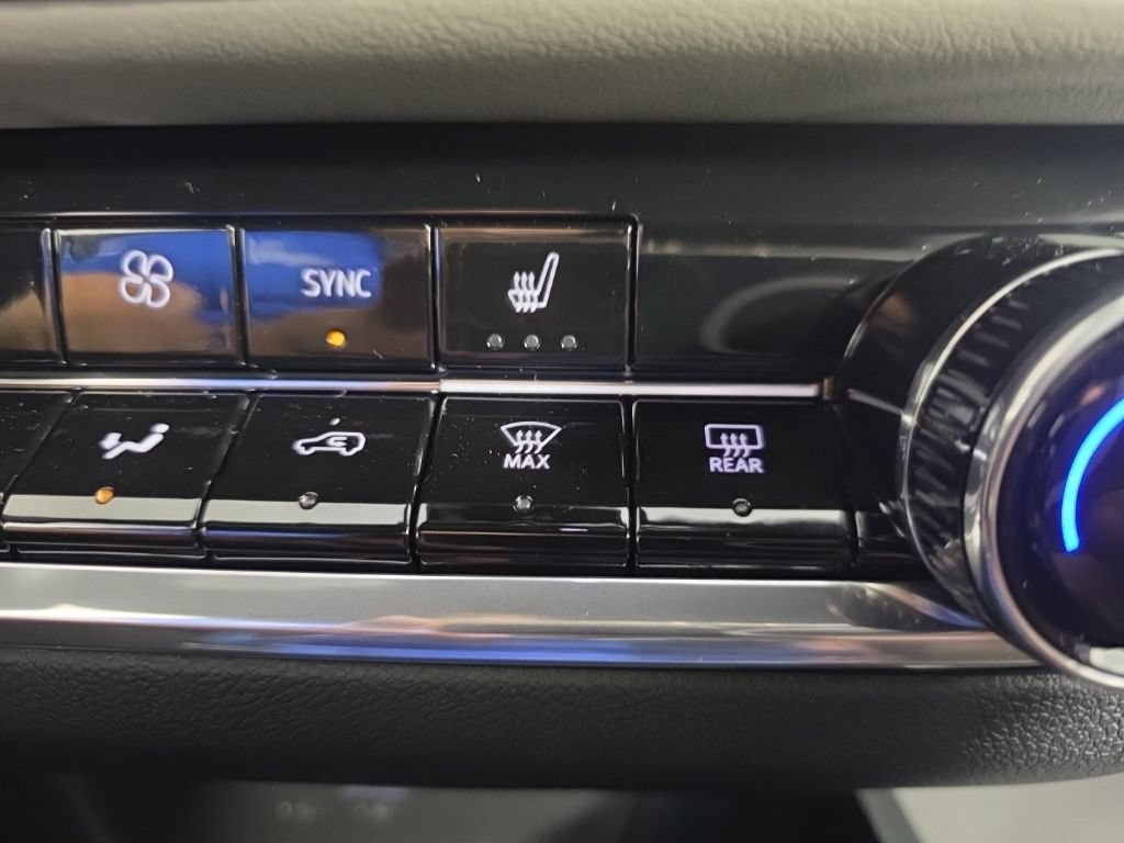 New 2026 Chevrolet Equinox LT w/ Convenience Package II FWD image 32