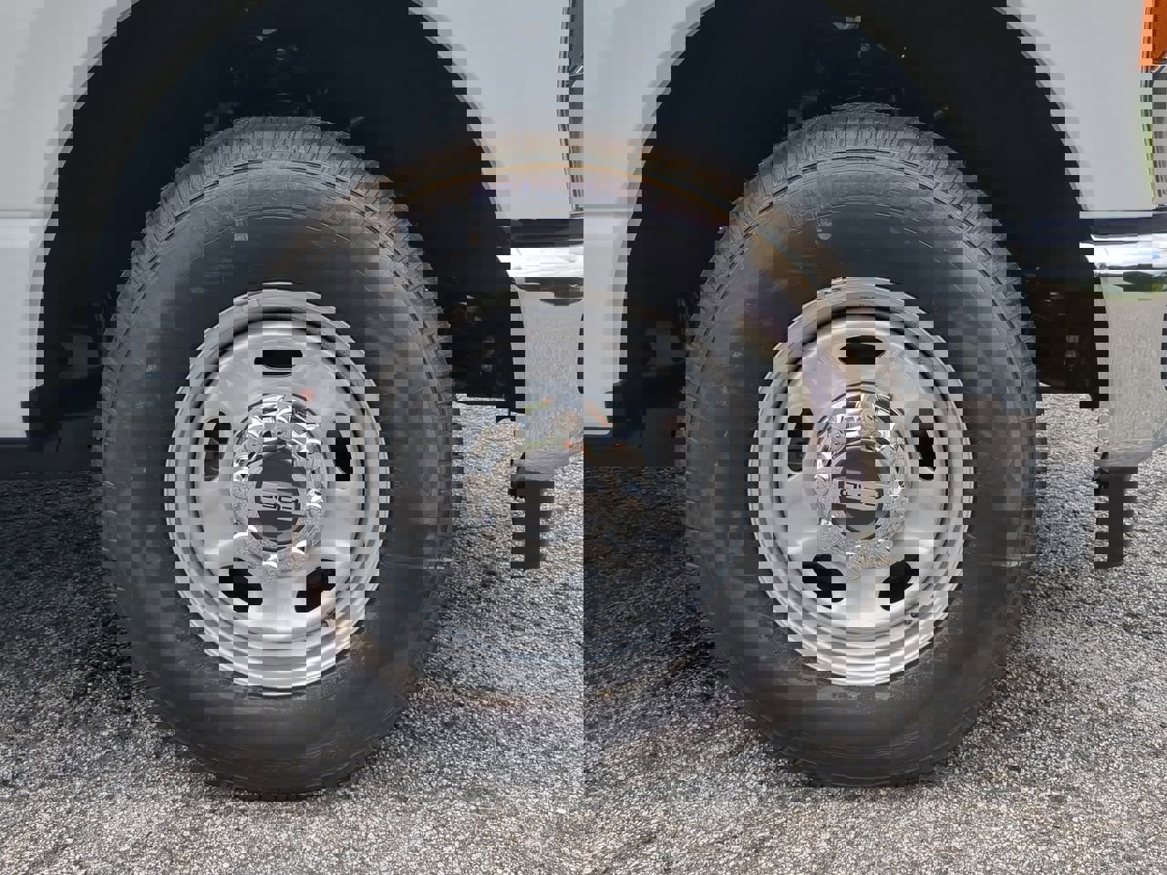 New 2026 Ford F250 XL w/ XL Chrome Package image 9