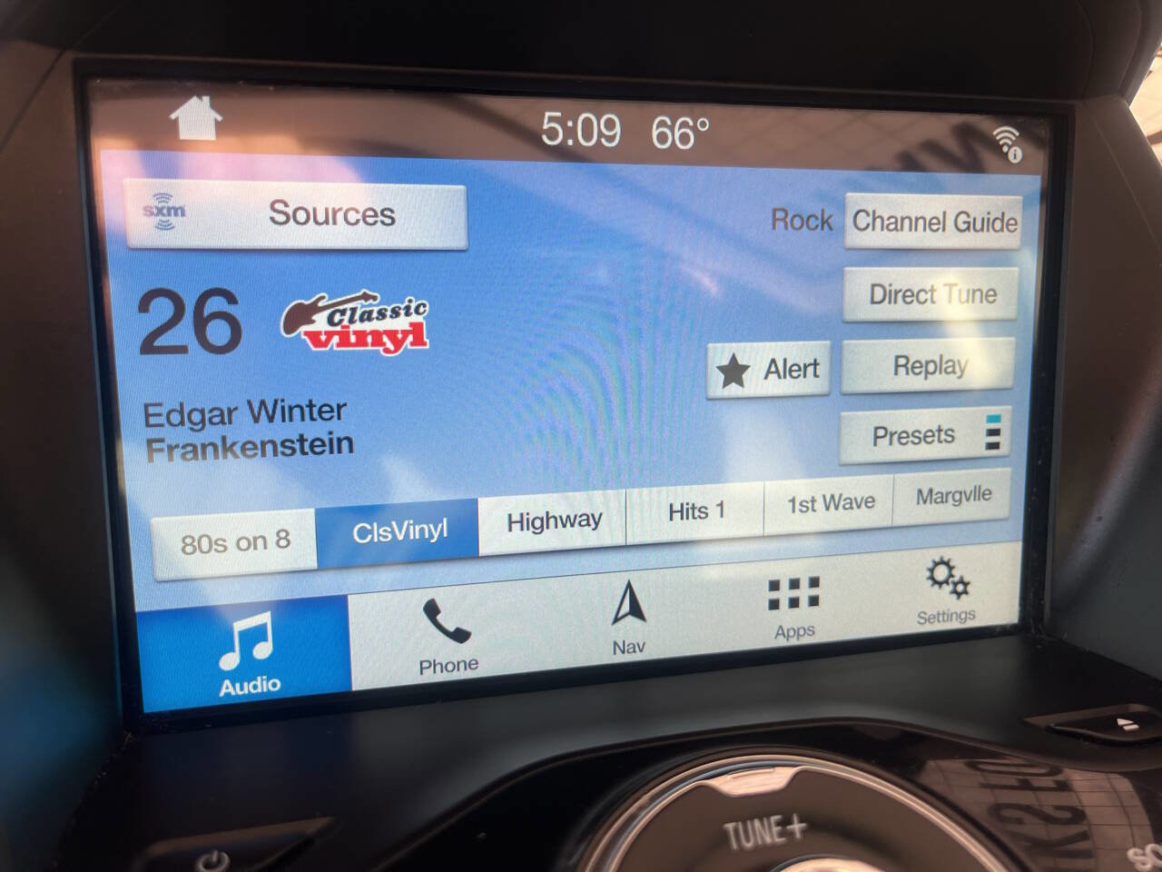 Used 2017 Ford Escape Titanium w/ Equipment Group 301A AWD/4WD image 17