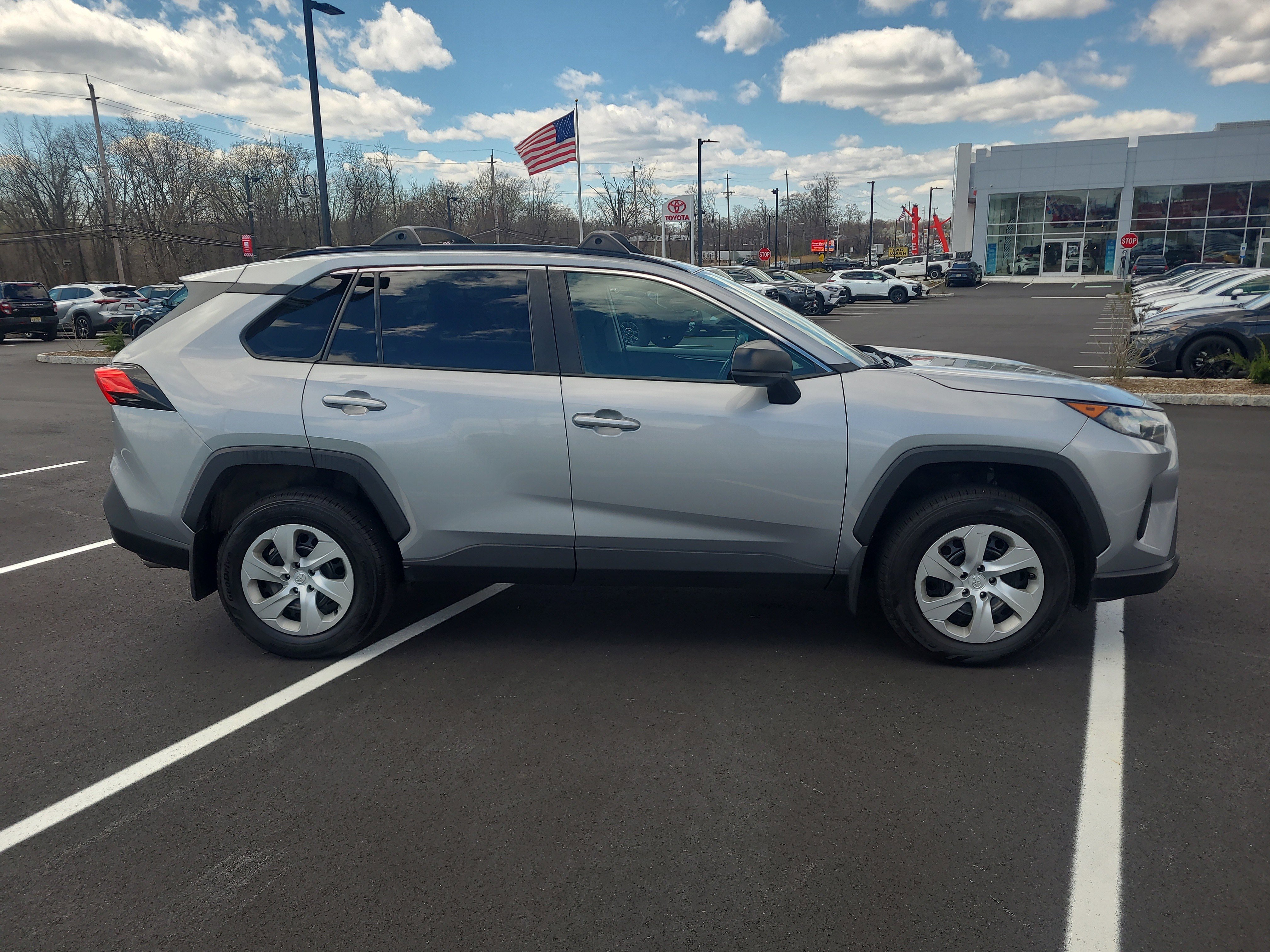 Certified 2021 Toyota RAV4 LE image 4