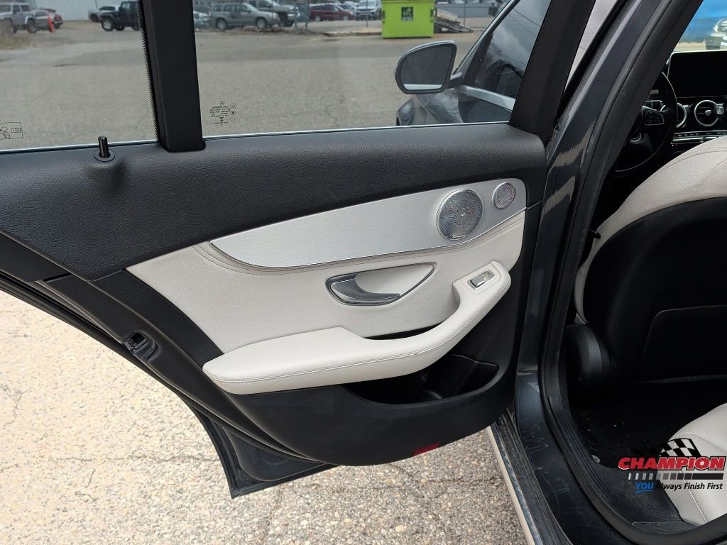 Used 2016 Mercedes-Benz C 300 4MATIC Sedan image 12