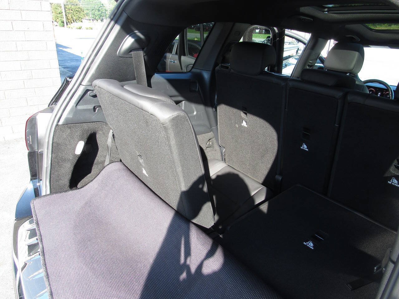 Used 2023 Mercedes-Benz GLB 250 4MATIC image 35