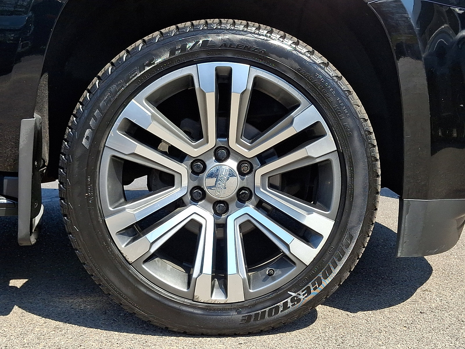 Used 2019 GMC Yukon SLT w/ Graphite Performance Edition image 8