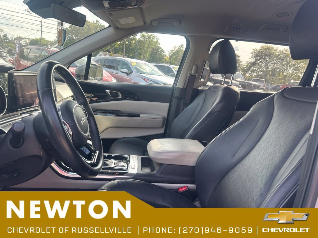 Used 2022 Kia Carnival EX FWD image 4