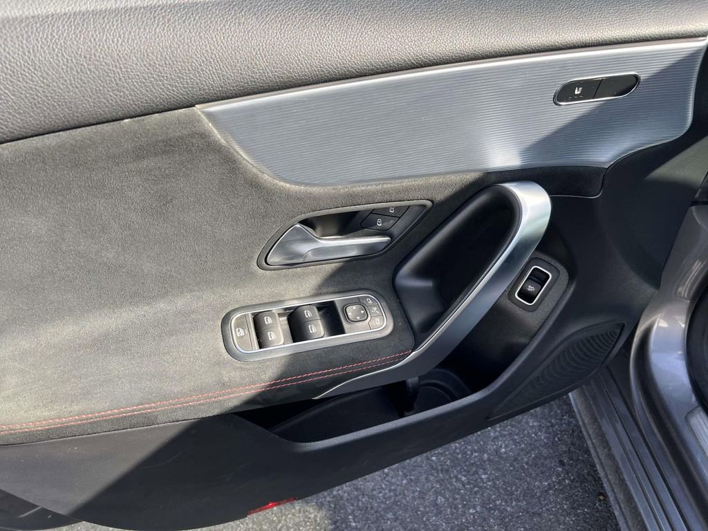 Used 2022 Mercedes-Benz A 220 4MATIC image 16