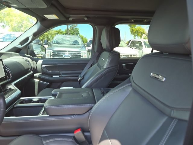 Used 2026 Ford Expedition Platinum w/ Stealth Performance Package AWD/4WD image 10