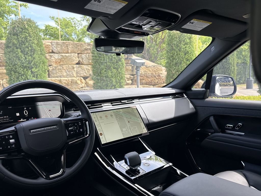 New 2026 Land Rover Range Rover Sport Dynamic SE AWD/4WD image 13