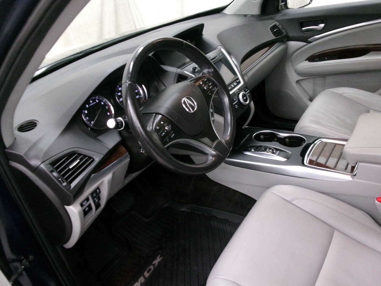 Used 2018 Acura MDX SH-AWD w/ Technology Package image 16