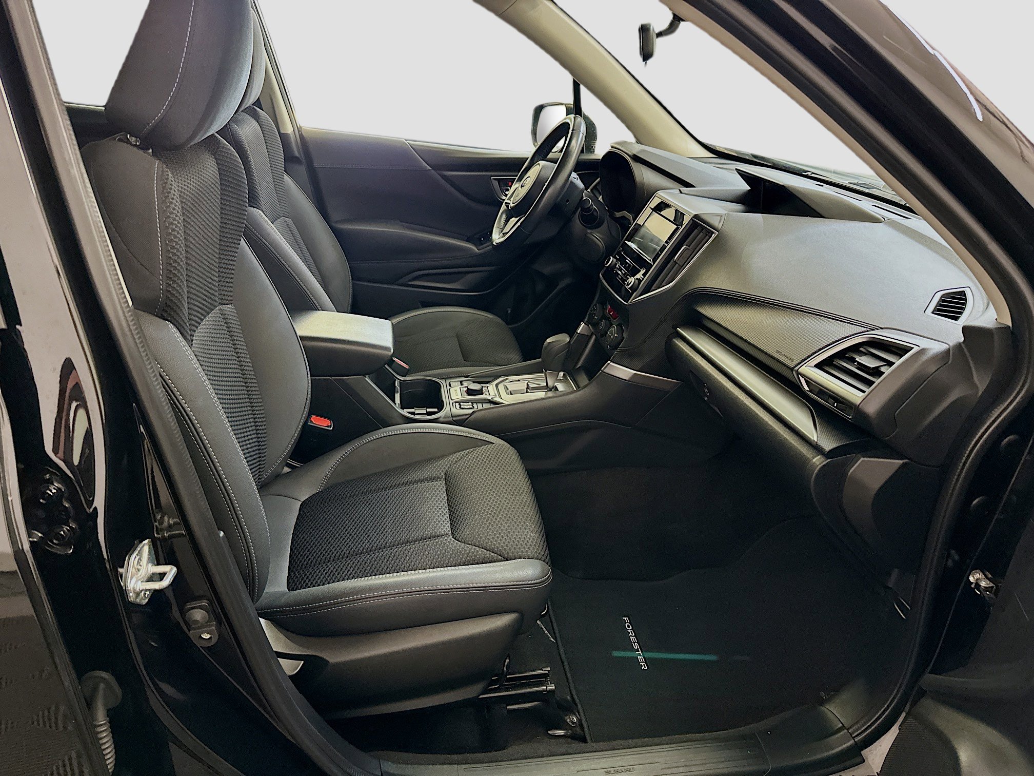 Used 2023 Subaru Forester Premium AWD/4WD image 32