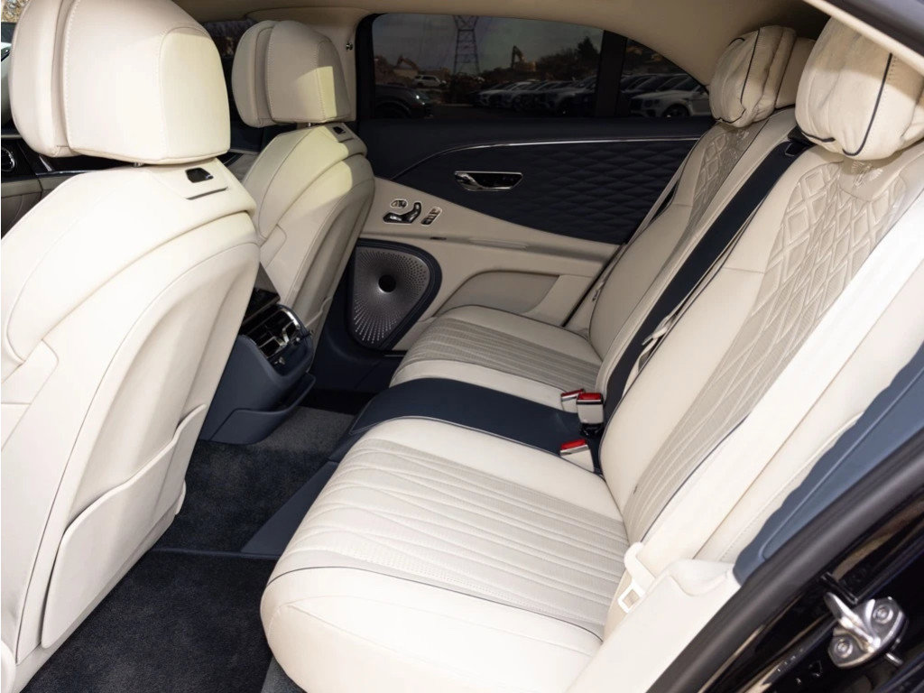 Certified 2022 Bentley Flying Spur W12 image 59