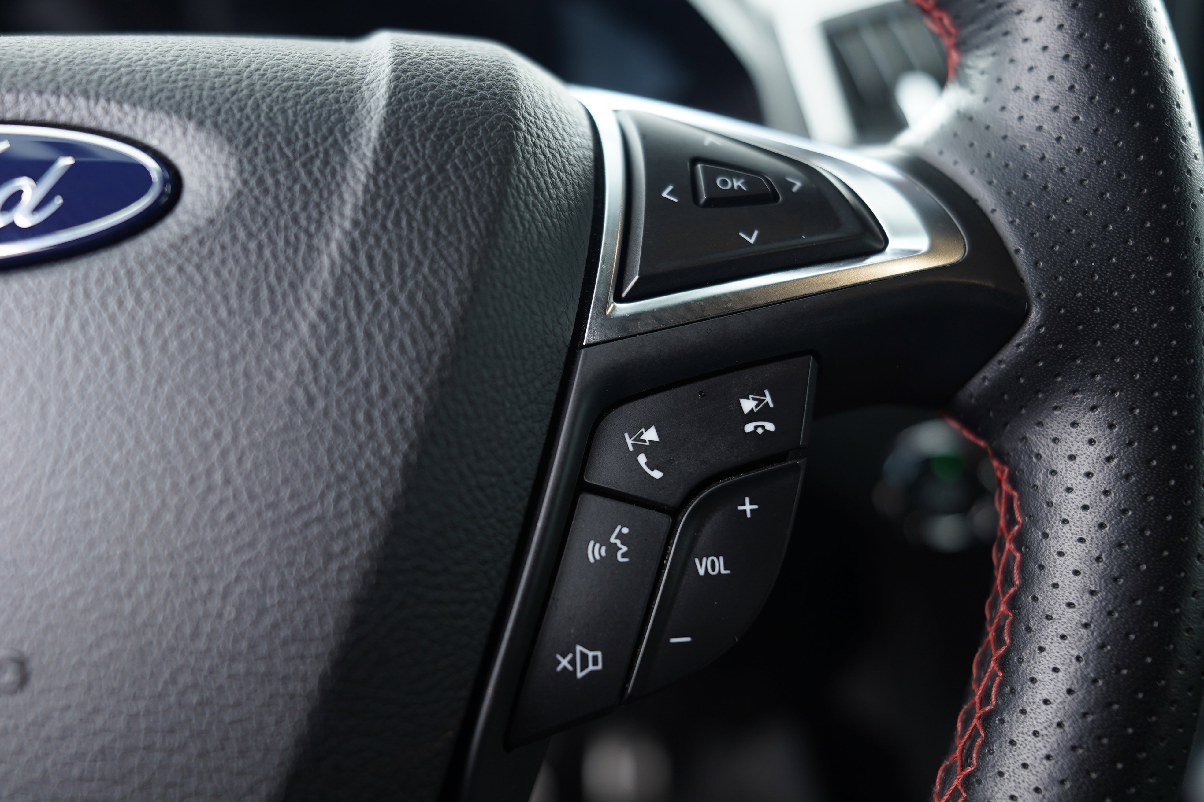 Used 2023 Ford Edge ST-Line image 18