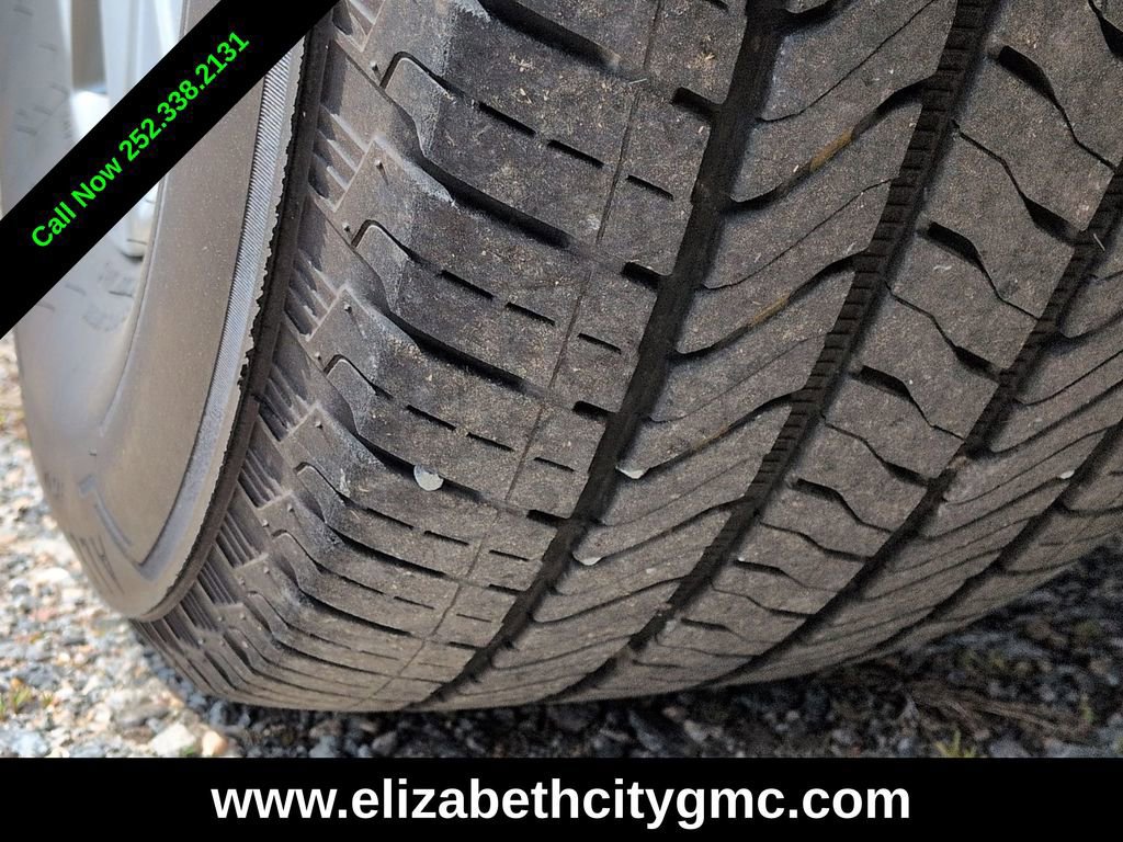 Used 2023 Chevrolet Traverse LT image 13