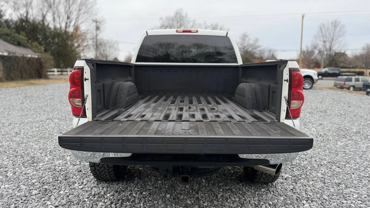Used 2005 Chevrolet Silverado 2500 LT w/ Heavy-Duty Power Package image 7