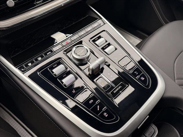 New 2026 Aston Martin DBX S image 25