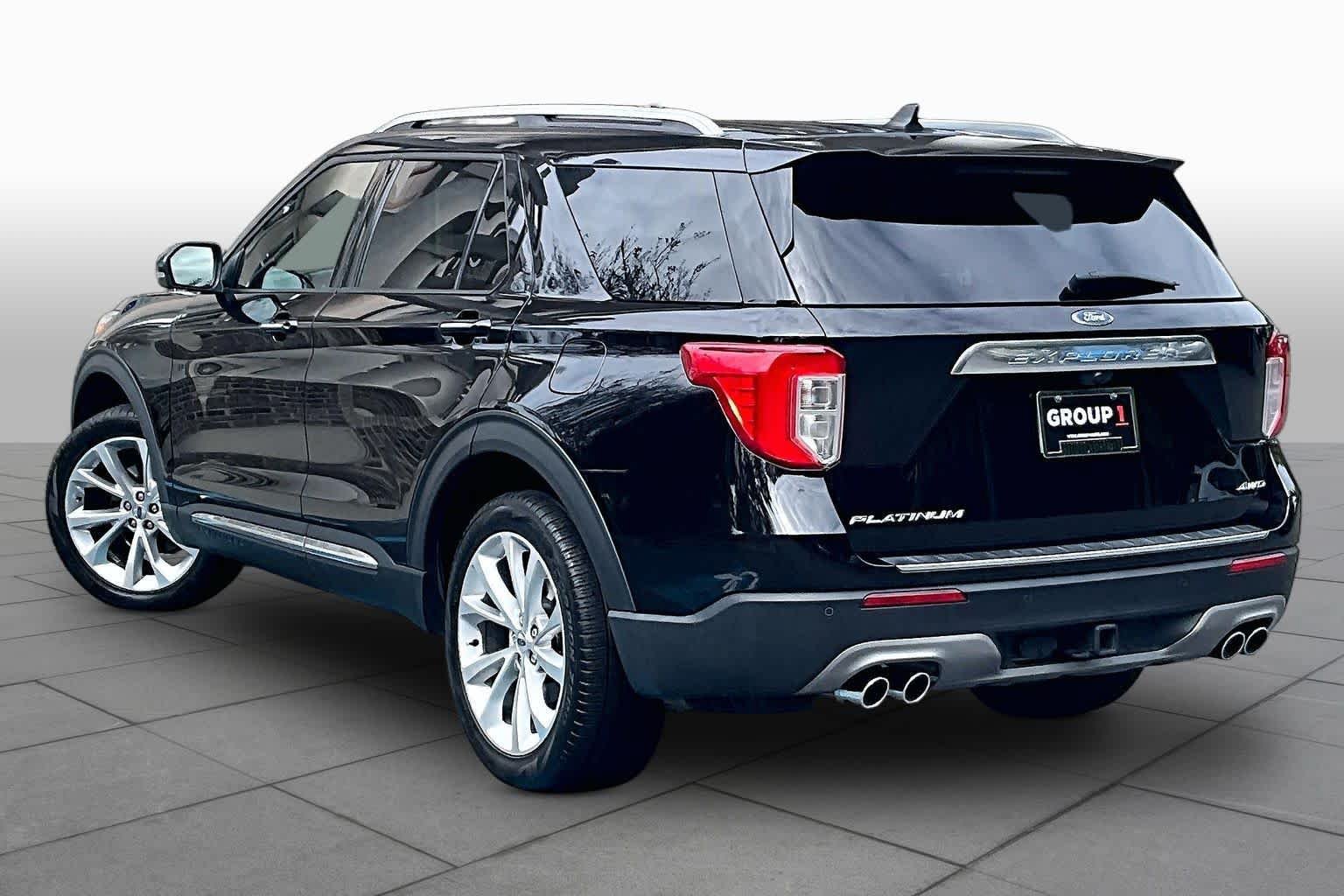 Used 2023 Ford Explorer Platinum w/ Technology Package AWD/4WD image 11