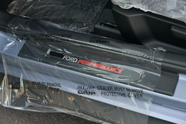Used 2022 Ford Mustang Shelby GT500 w/ Carbon Fiber Track Pack RWD image 25