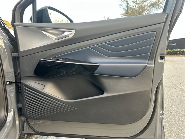 New 2025 Volkswagen ID.4 Pro S Plus image 23