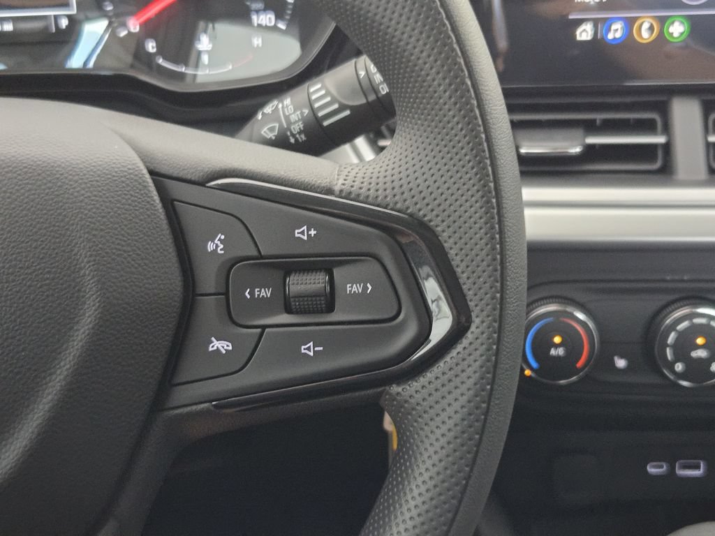 New 2026 Chevrolet Trax LS w/ LS Convenience Package FWD image 31