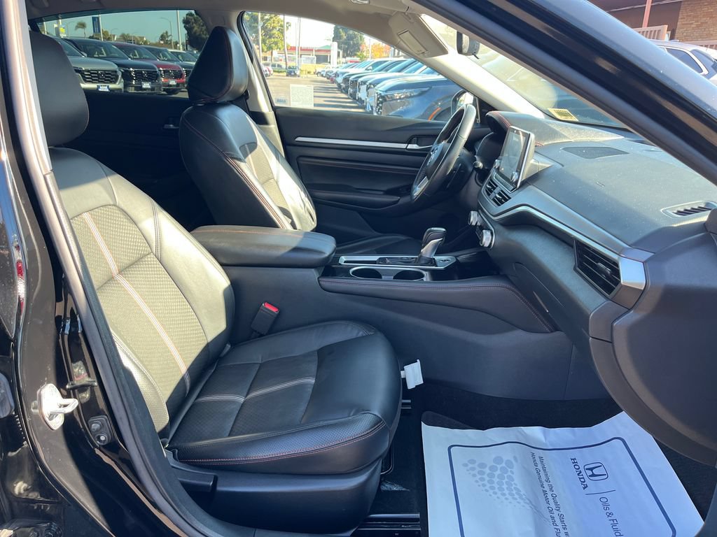 Used 2023 Nissan Altima 2.5 SR FWD image 44