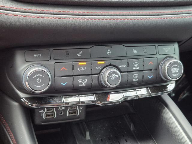 Certified 2025 Dodge Durango R/T w/ Blacktop Package AWD/4WD image 19
