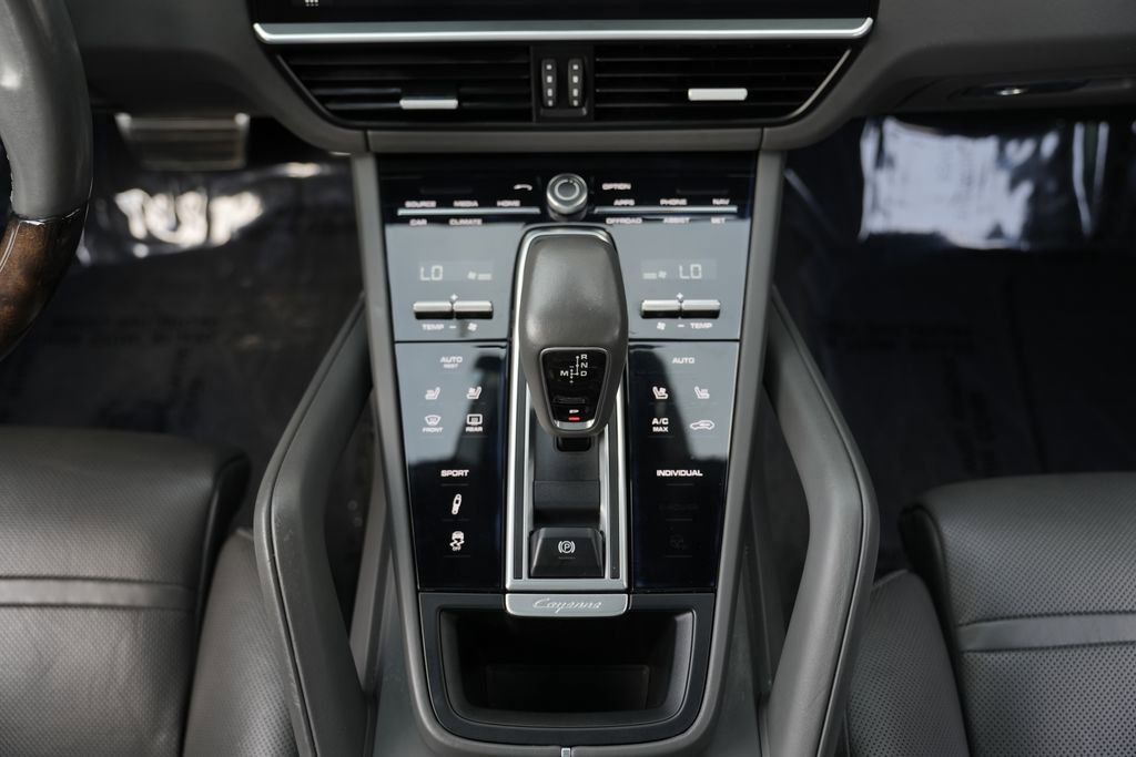 Used 2019 Porsche Cayenne S image 48