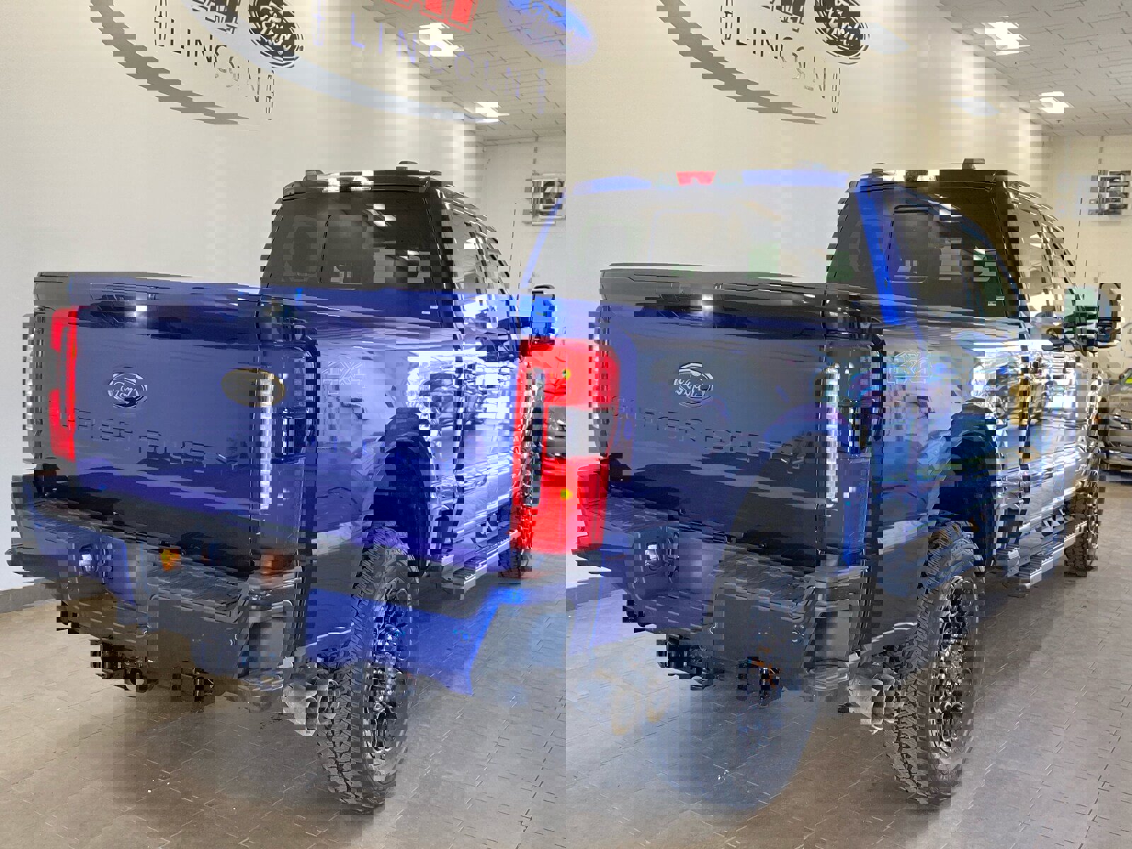 New 2026 Ford F350 Lariat w/ Black Appearance Package image 7