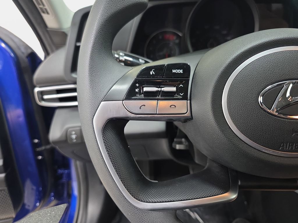 Used 2022 Hyundai Elantra SEL FWD image 17