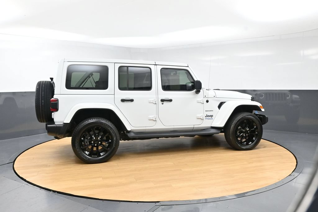 Used 2022 Jeep Wrangler Unlimited Sahara w/ Cold Weather Group AWD/4WD image 4