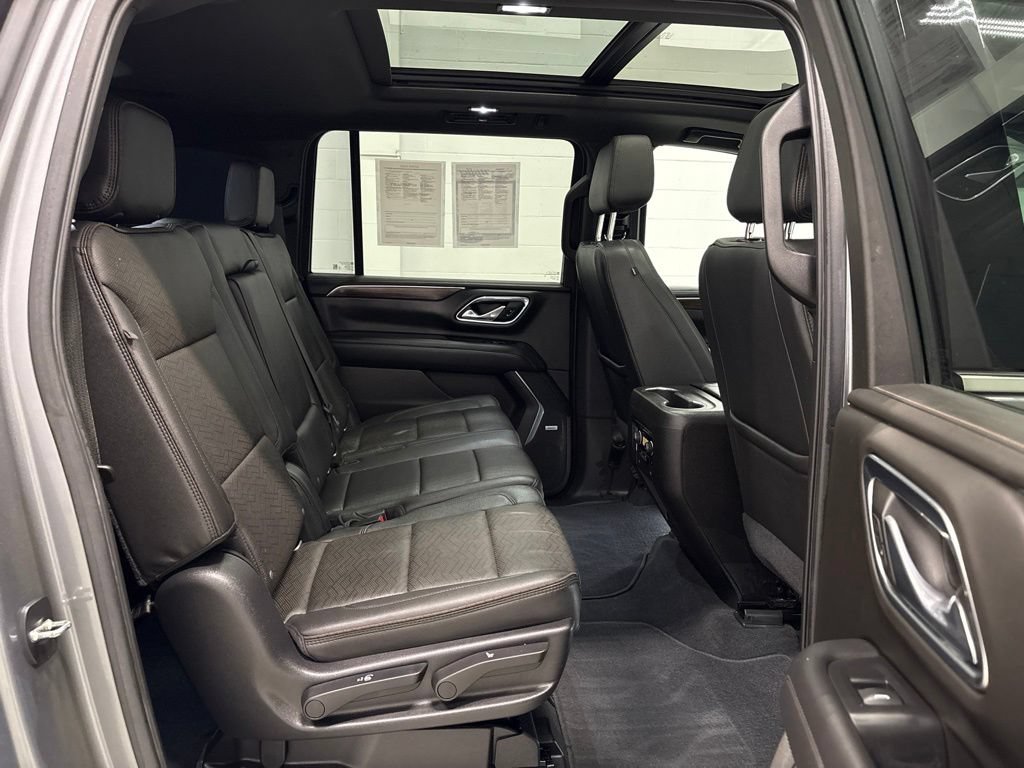 Used 2021 Chevrolet Suburban High Country AWD/4WD image 34