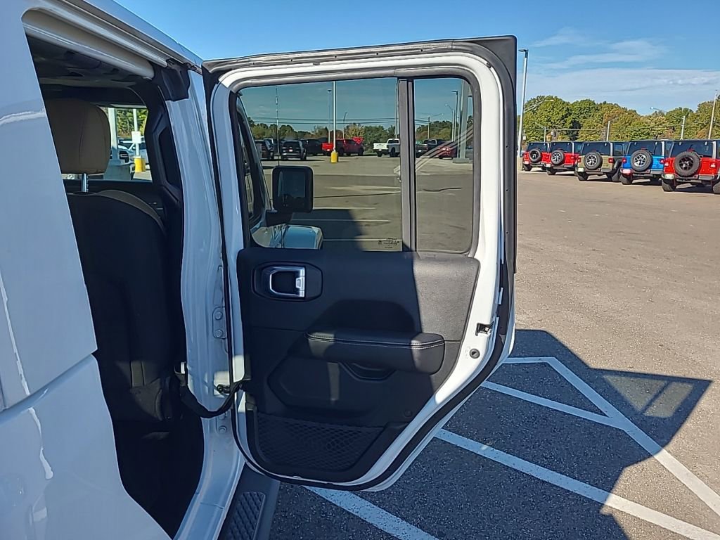 Used 2021 Jeep Gladiator Overland w/ LED Lighting Group image 17