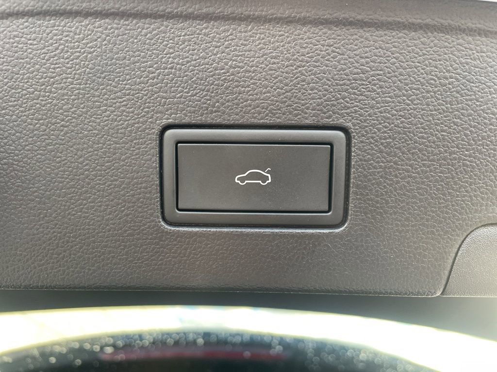 Used 2024 Volkswagen Atlas Cross Sport SEL R-Line image 7