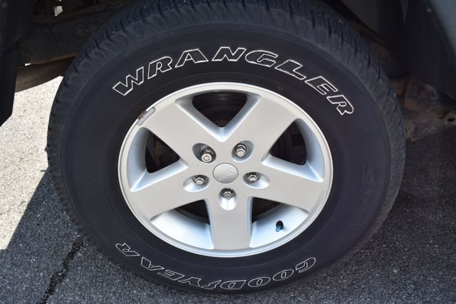 Used 2016 Jeep Wrangler Sport AWD/4WD image 26