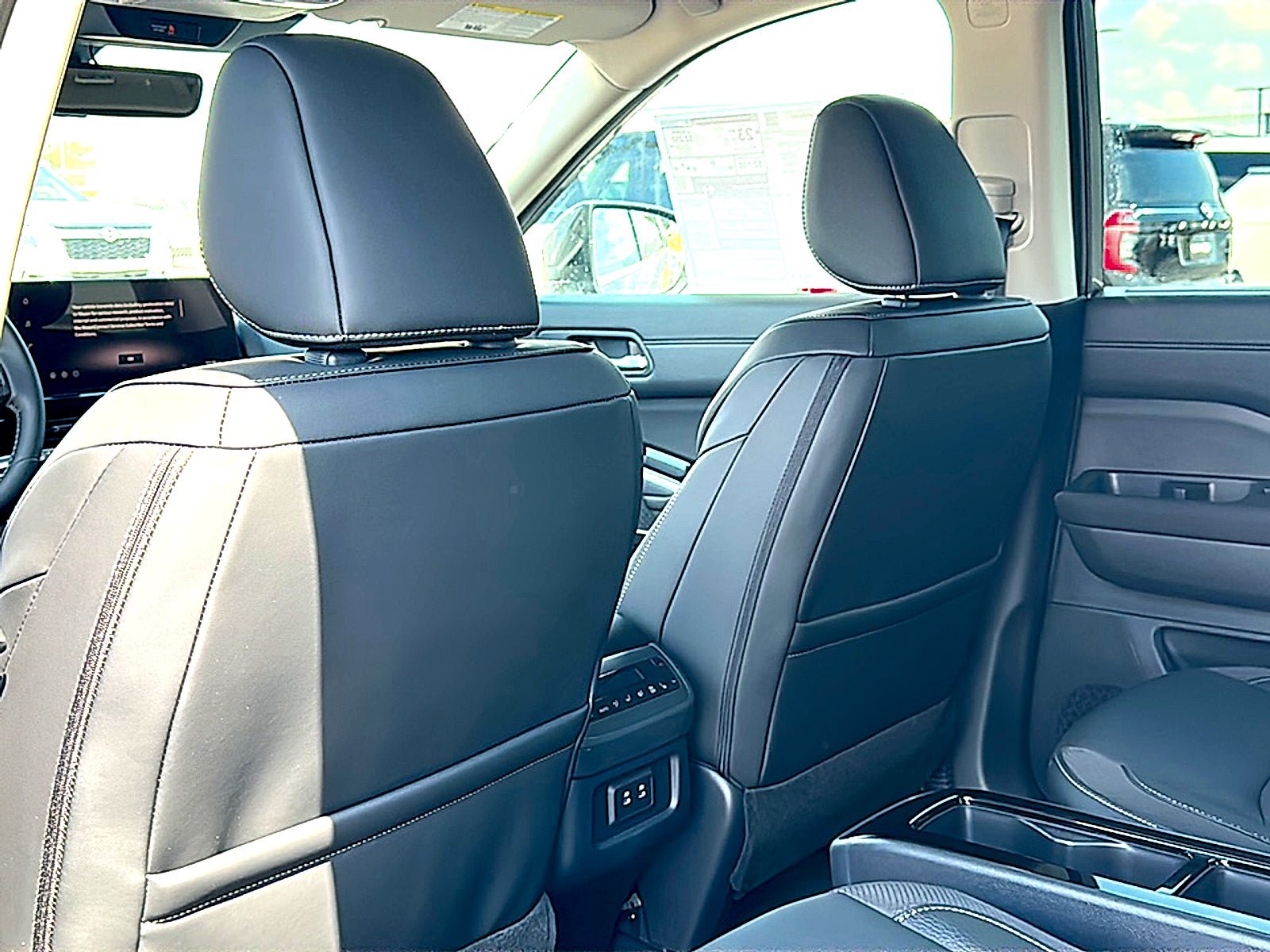 New 2026 Nissan Pathfinder SL w/ SL Premium Package FWD image 15