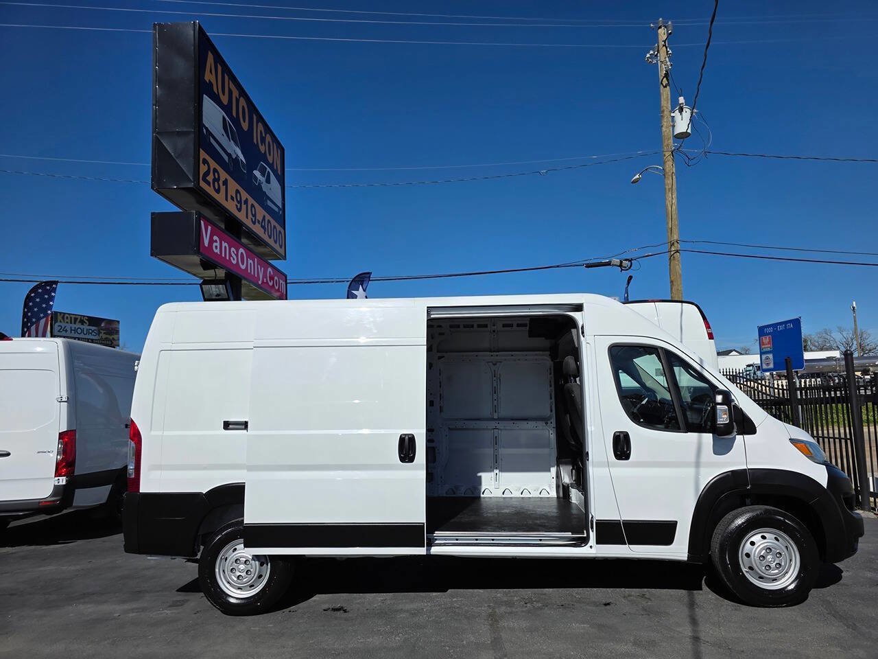 Used 2023 RAM ProMaster 2500 image 5