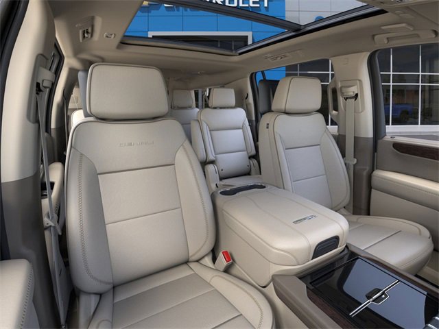 New 2025 GMC Yukon XL Denali w/ Denali Reserve Package image 16