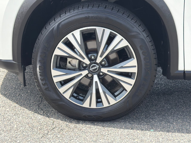 Used 2023 Nissan Rogue SV FWD image 11