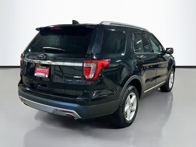 Used 2016 Ford Explorer XLT image 6