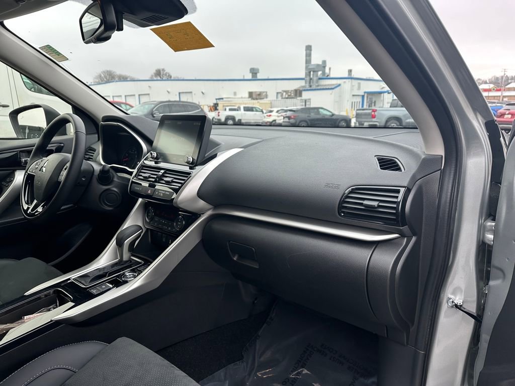 Used 2025 Mitsubishi Eclipse Cross SE image 17